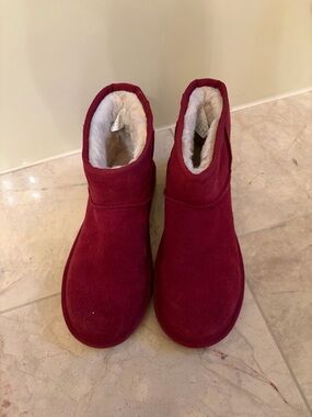 Koolaburra Burgundy Suede Shearling-Lined Ankle Boots